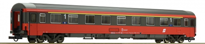 Passenger car 1st class<br /><a href='images/pictures/Roco/44839.jpg' target='_blank'>Full size image</a>